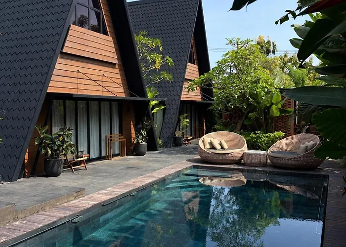Lodge Twinseas