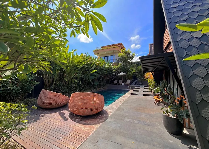 Twinseas Lodge
