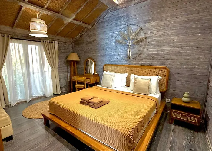 Lodge Twinseas *