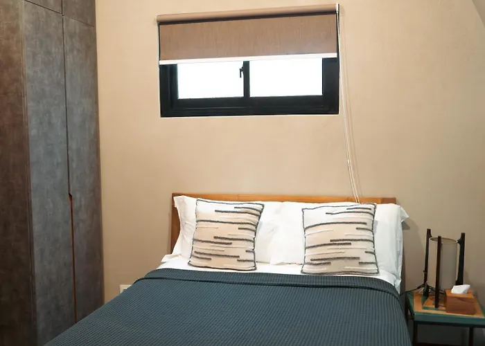 Twinseas Lodge
