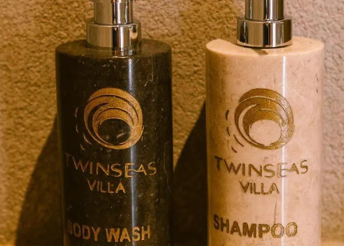 Twinseas * Uluwatu